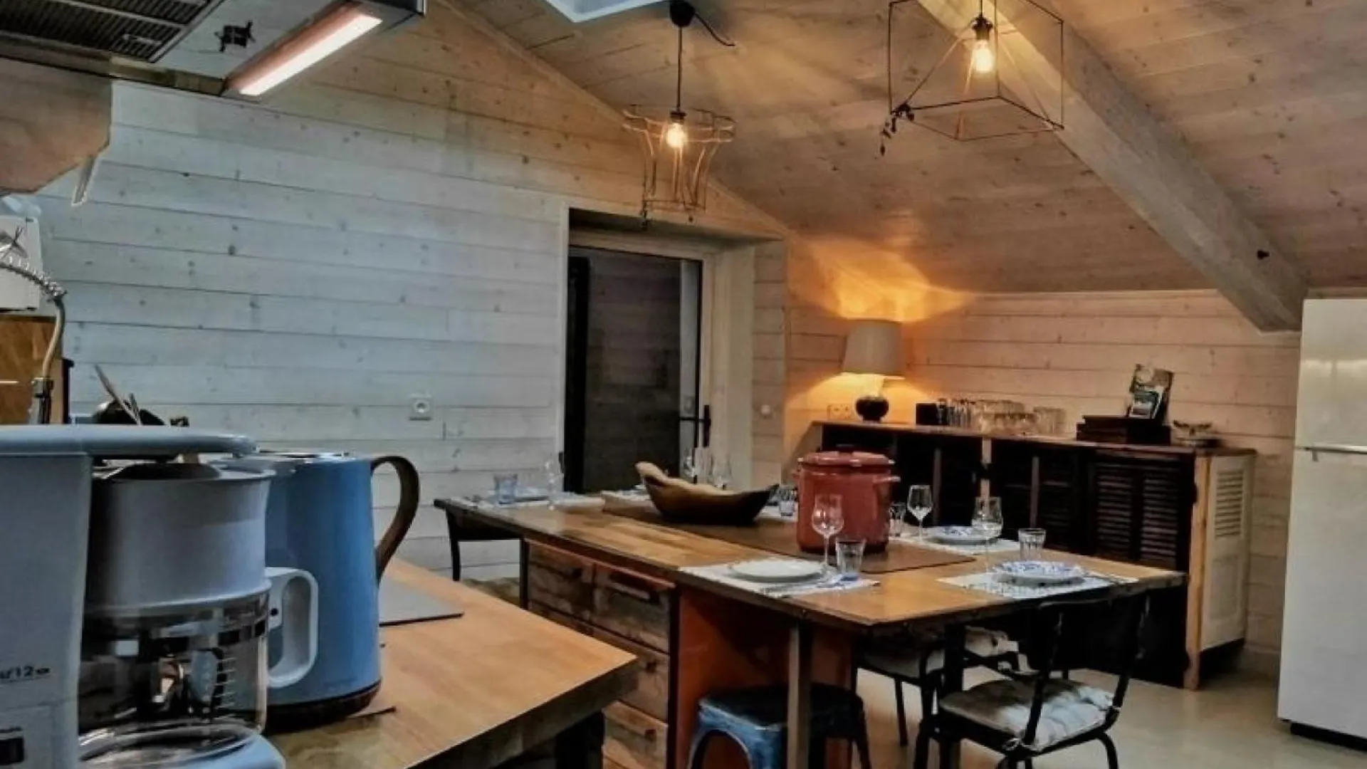 Maison Cosy Avec Cour Privative Au Coeur De L'Auvergne - Fr-1-582-316 Holiday home Lempdes sur Allagnon