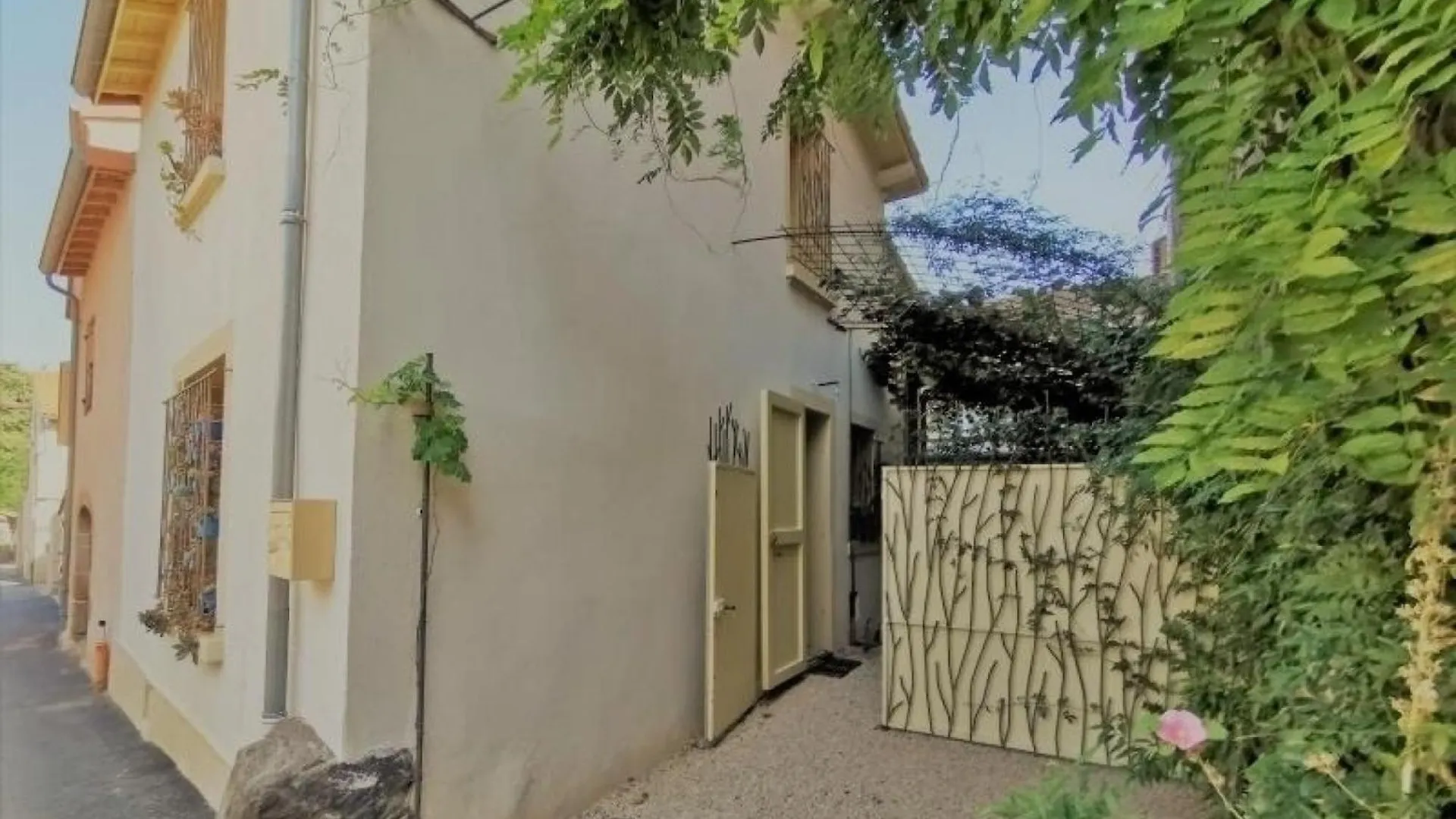 Maison Cosy Avec Cour Privative Au Coeur De L'Auvergne - Fr-1-582-316