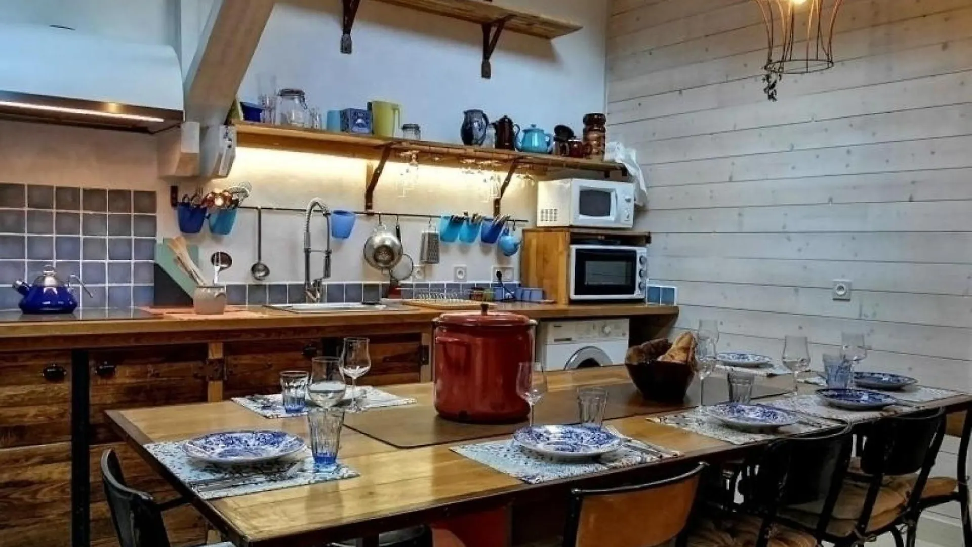Maison Cosy Avec Cour Privative Au Coeur De L'Auvergne - Fr-1-582-316 France